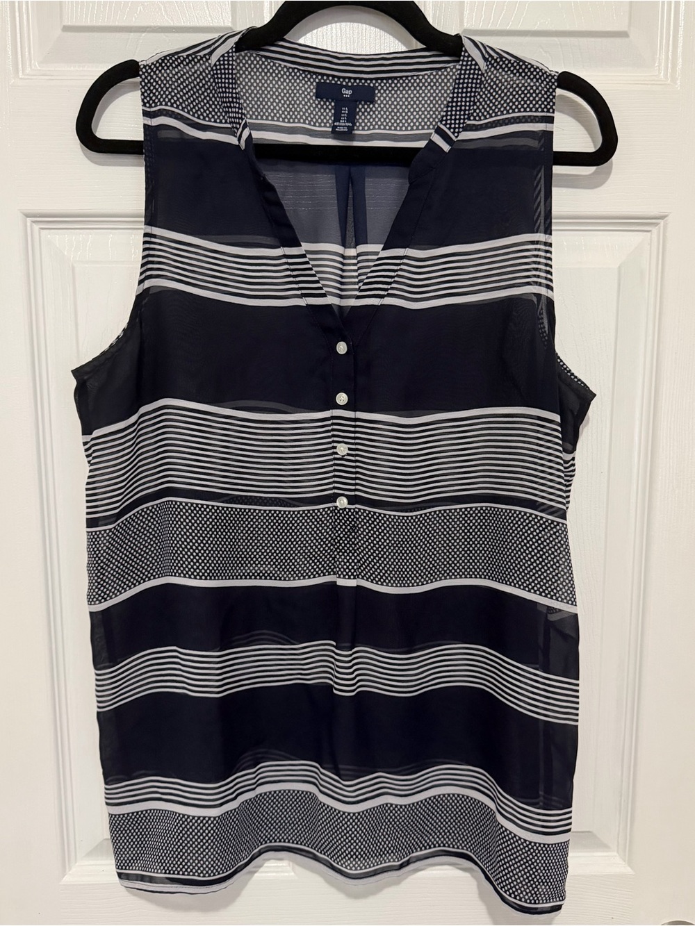 🌟3/$12🌟 GAP Navy & White Striped Sleeveless Button-Front Shell Top